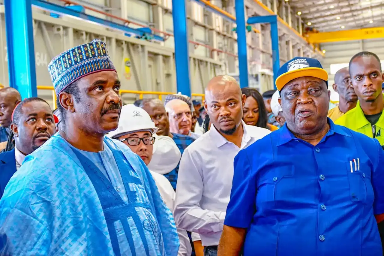 FG Commences Haulage Of Cargo From Apapa Port To Ibadan