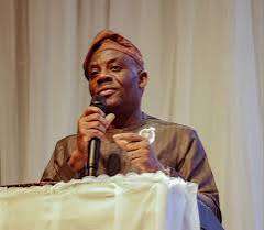 FG Bans Leave of Absence for Health Workers Relocating Abroad