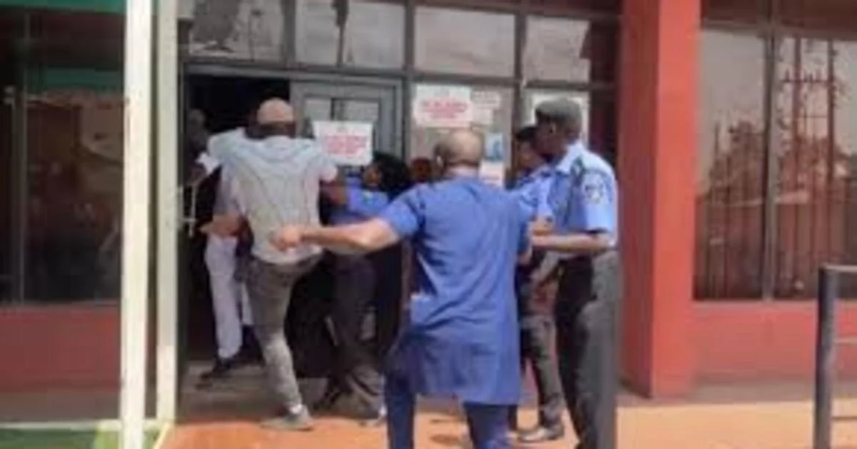 Chaos at PDP headquarters as thugs disrupt BoT meeting