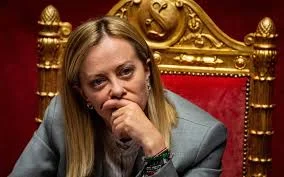 Italian Prime Minister Giorgia Meloni speaking during a radio interview about Middle East tensions and Italy’s defensive support to Gulf countries.
